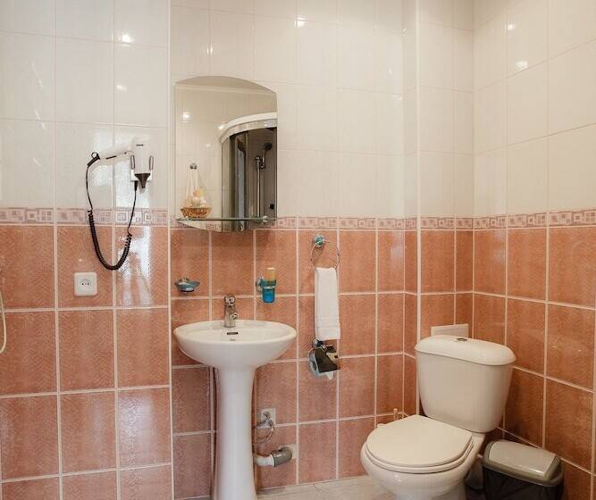 פונדק Sosnoviy Bor