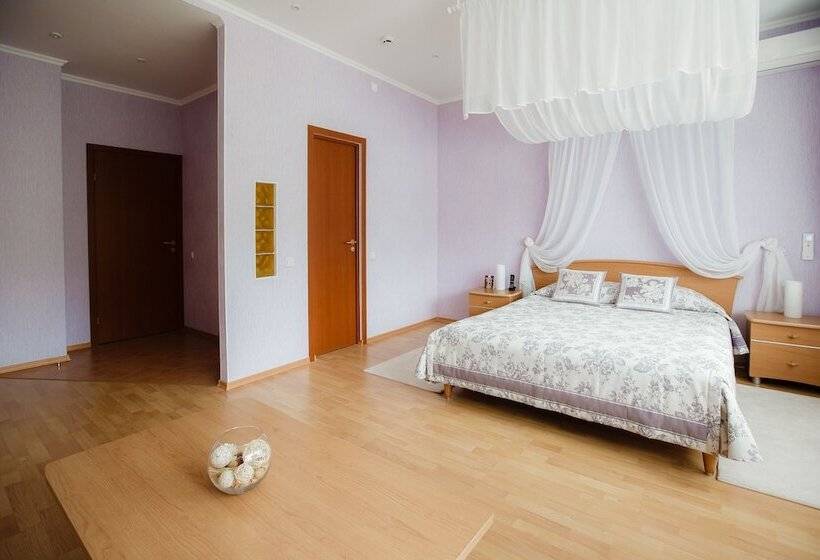 פונדק Sosnoviy Bor