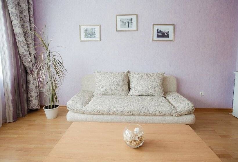 פונדק Sosnoviy Bor