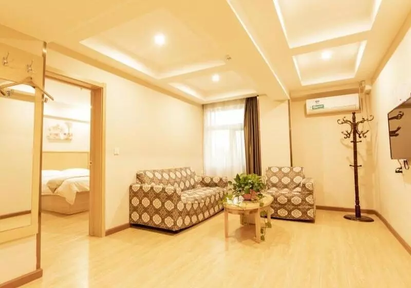 Greentree Inn Henan Zhumadian Xincai Yueliang Bay Business Hotel