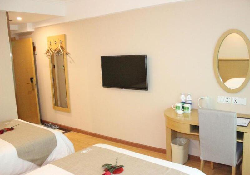 Greentree Inn Henan Zhumadian Xincai Yueliang Bay Business Hotel