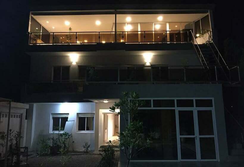 Отель Malak Tingis