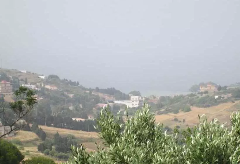 هتل Malak Tingis