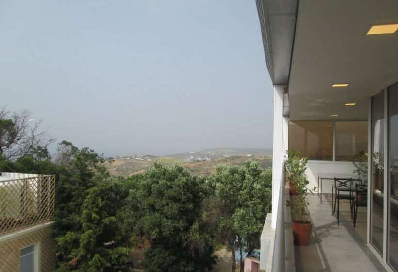 Отель Malak Tingis