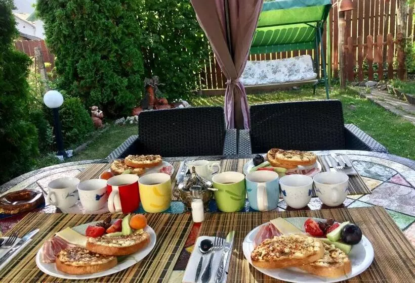 Majatalo Guest House Niya