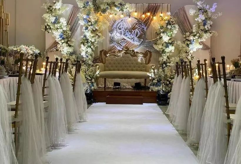 Hotelli Rustic Crown
