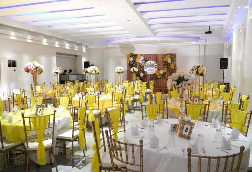 فندق Rustic Crown