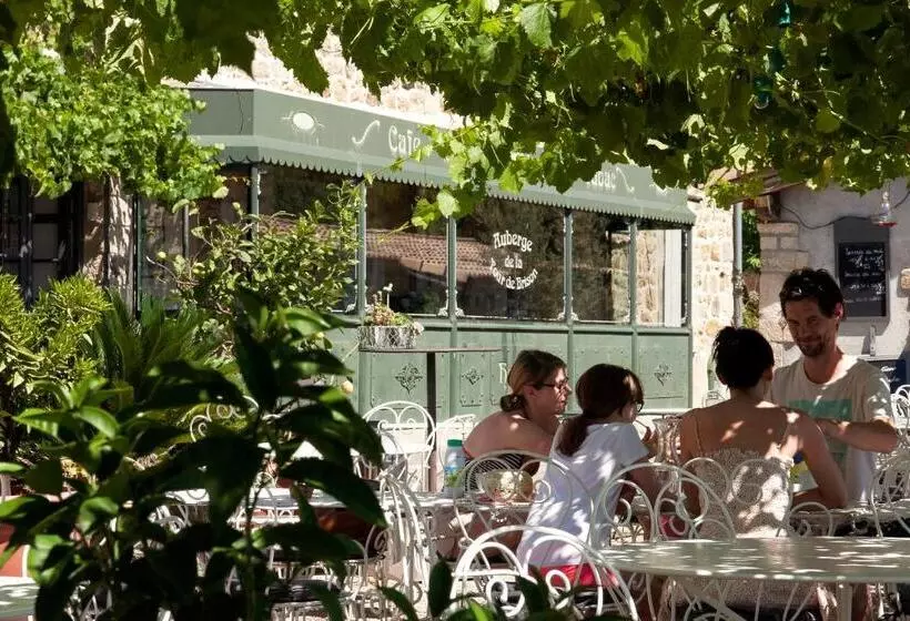 Отель Auberge De La Tour De Brison