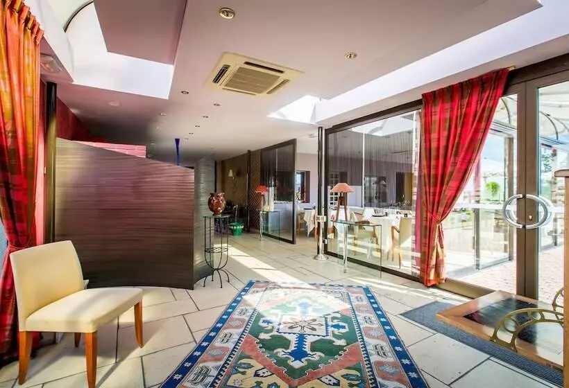 Отель Auberge Le Relais