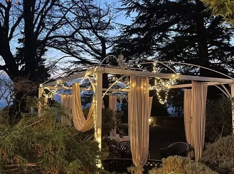 هتل Castello San Giuseppe Historical Bed And Breakfast