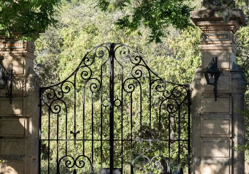 Отель Hôtel Restaurant Le Colombier