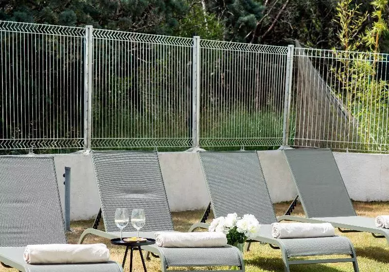 Отель Hôtel Restaurant Le Colombier