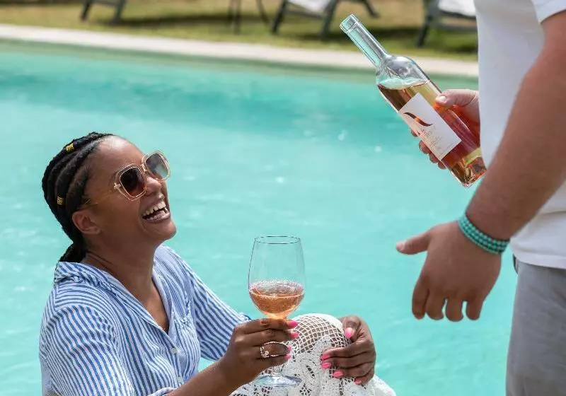 Отель Hôtel Restaurant Le Colombier