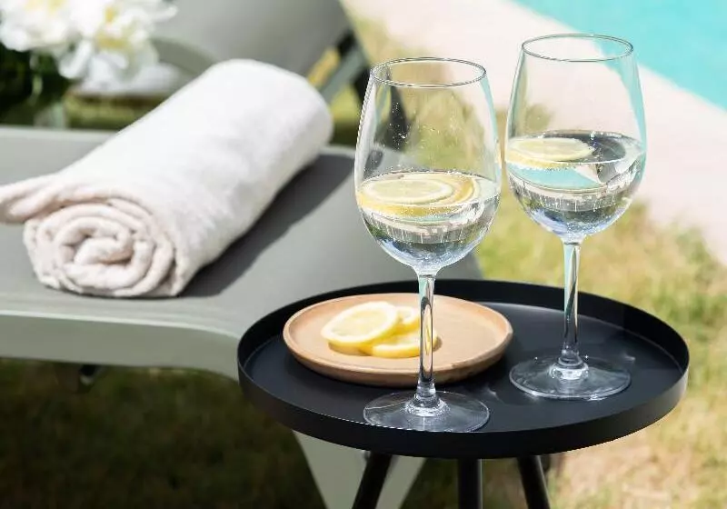 Отель Hôtel Restaurant Le Colombier