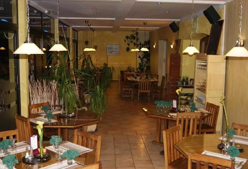 هتل Hôtel La Renaissance