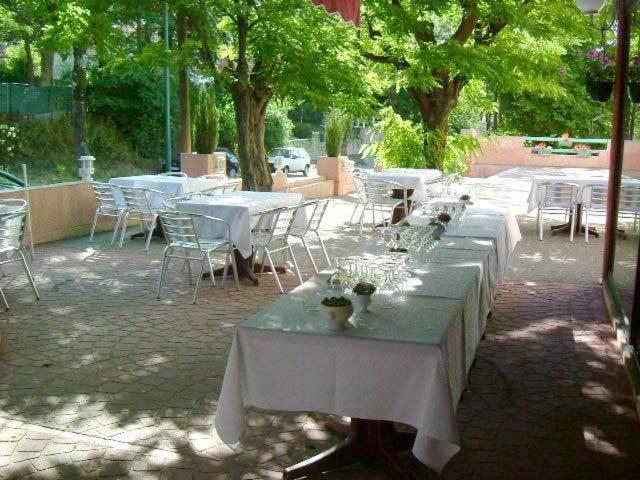 هتل Hôtel La Renaissance