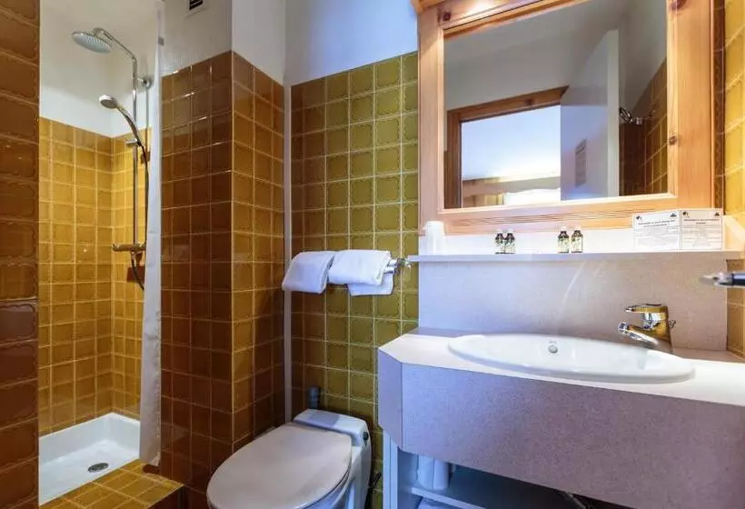 Отель Le Relais Du Petit Saint Bernard