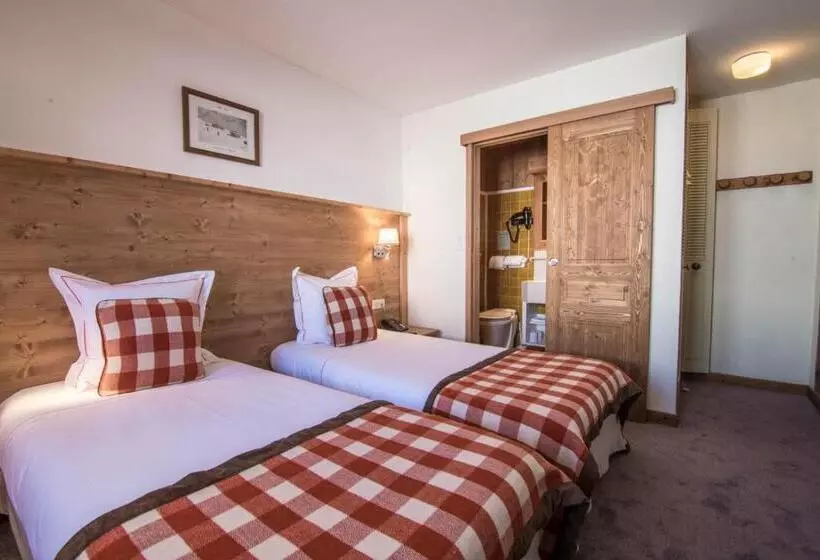 Отель Le Relais Du Petit Saint Bernard