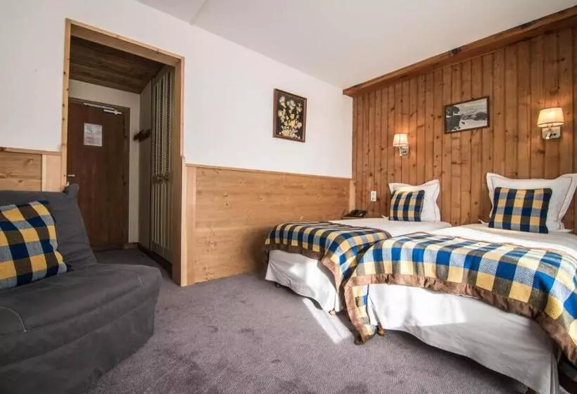 Отель Le Relais Du Petit Saint Bernard