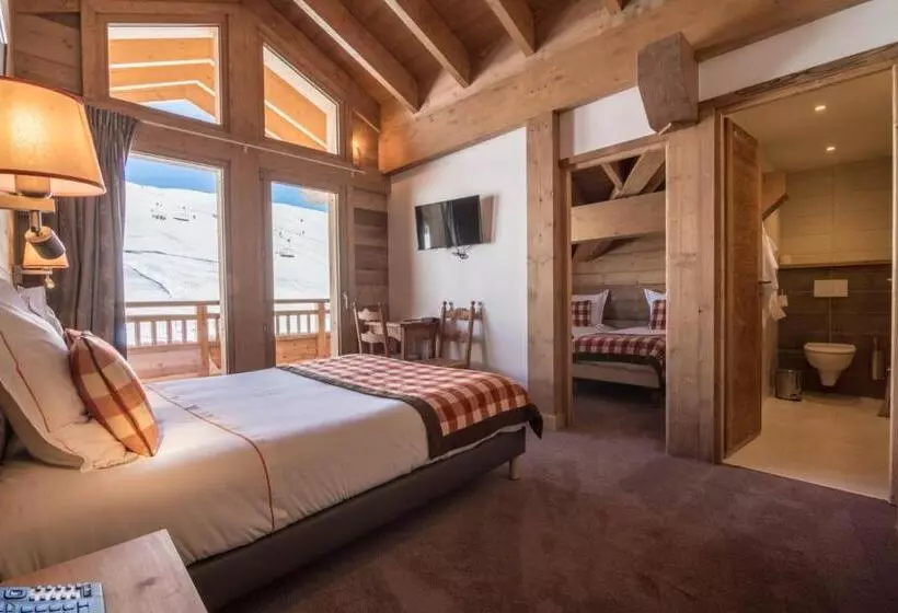 Отель Le Relais Du Petit Saint Bernard