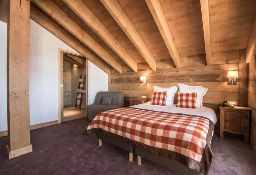 Отель Le Relais Du Petit Saint Bernard