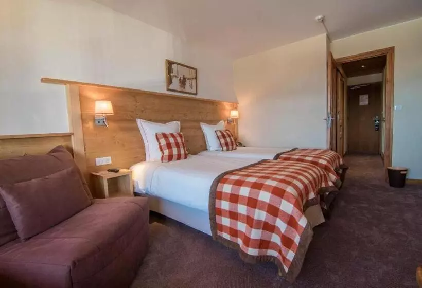 Отель Le Relais Du Petit Saint Bernard