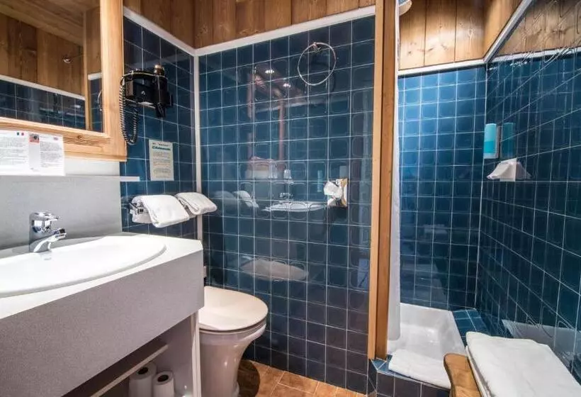 Отель Le Relais Du Petit Saint Bernard