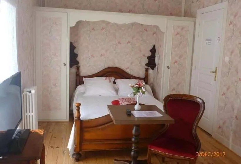 Отель Les Tilleuls