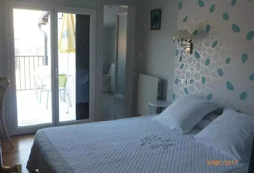 Отель Les Tilleuls