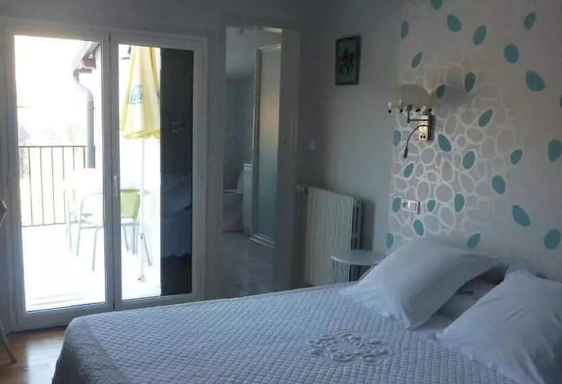 Отель Les Tilleuls