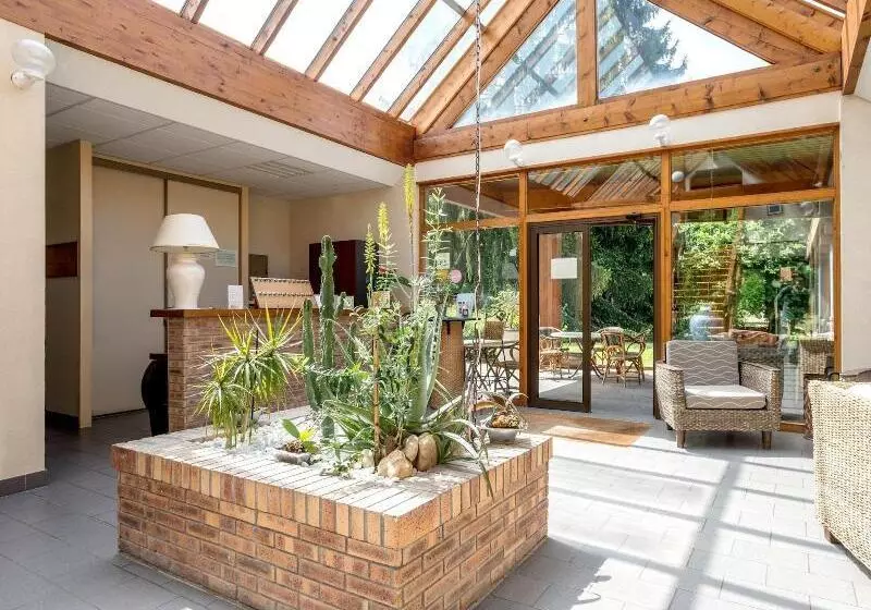 ホテル Logis Hôtel Restaurant Chez Nous