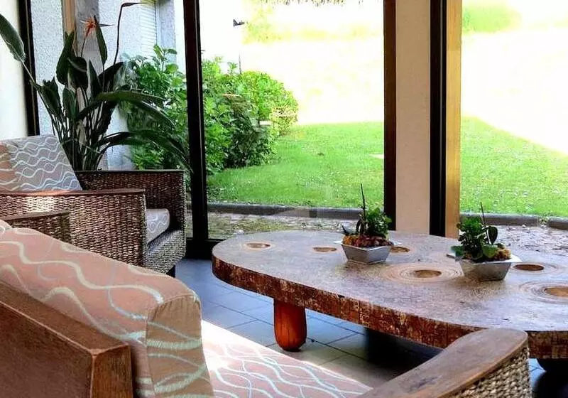 ホテル Logis Hôtel Restaurant Chez Nous