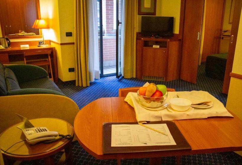 Pacific Hotel Fortino