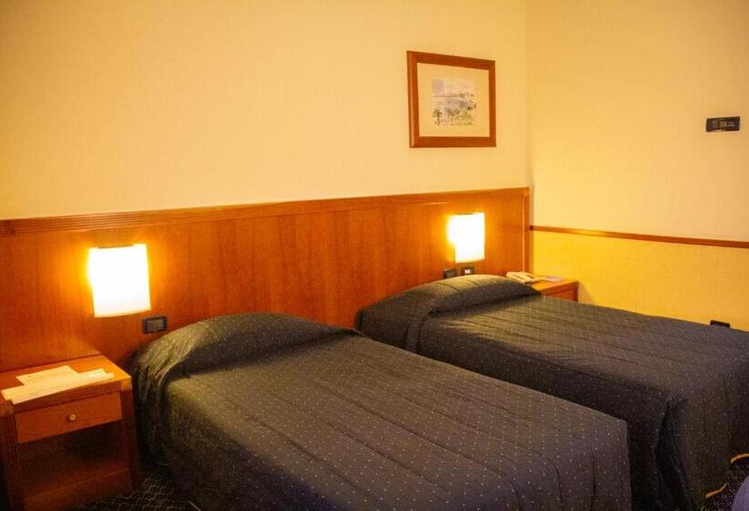 Pacific Hotel Fortino