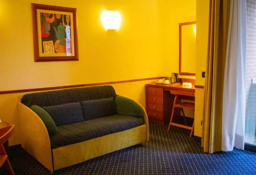 Pacific Hotel Fortino