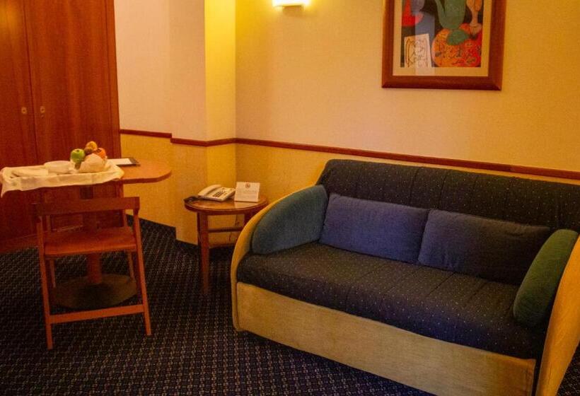 Pacific Hotel Fortino