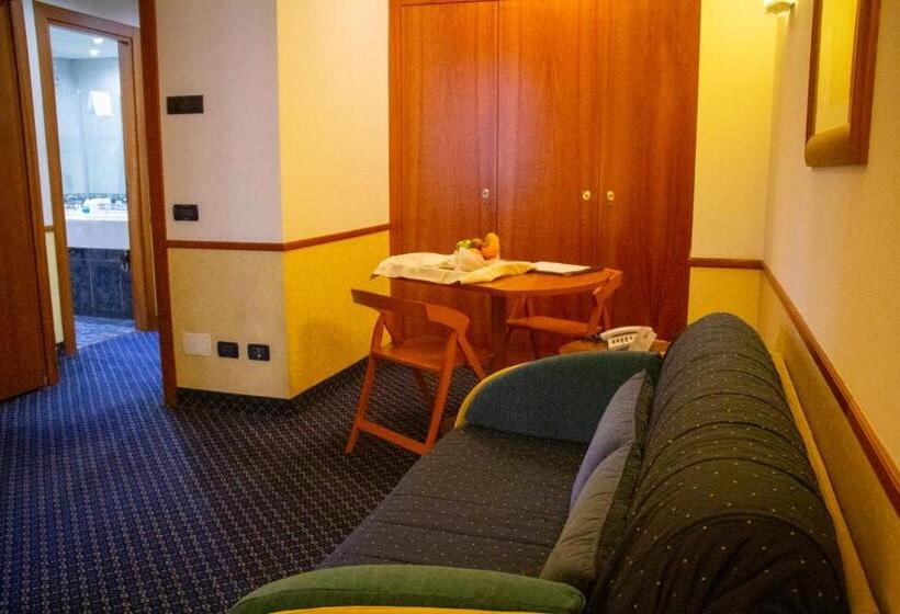 Pacific Hotel Fortino