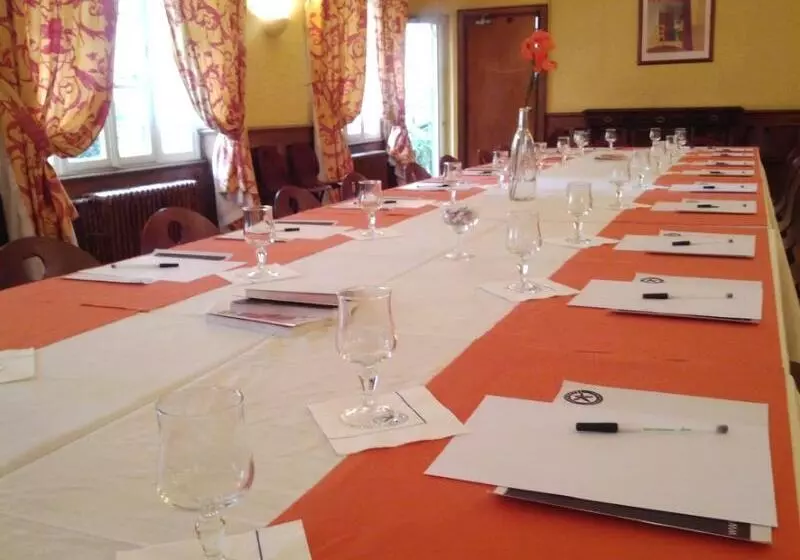 هتل The Originals City, Hôtel Bristol, Le Puyenvelay