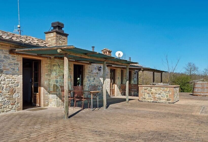 Alluring Cottage In Citta Della Pieve With Swimming Pool