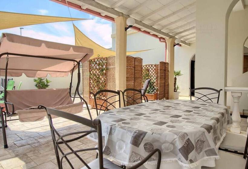 مبيت وإفطار Triple Room City Centre With Ac,wifi,garden,bike