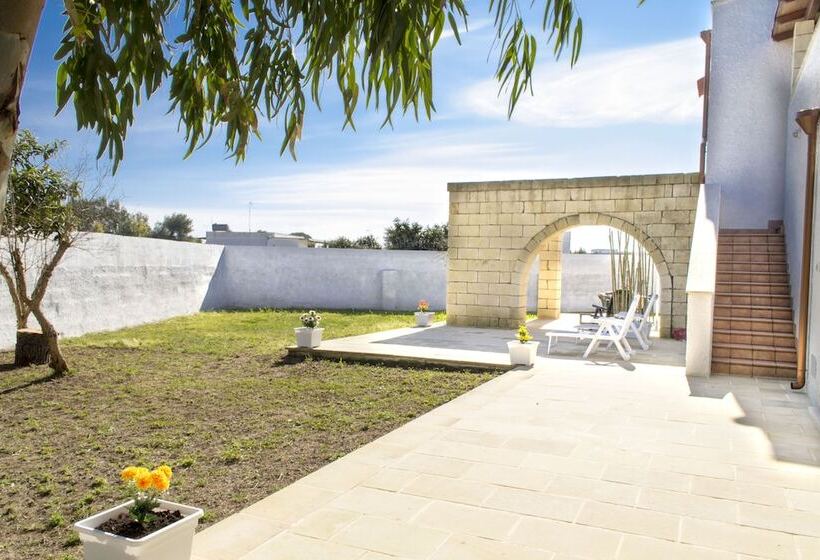 مسافرخانه Salento Vacation Villa La Cisterna