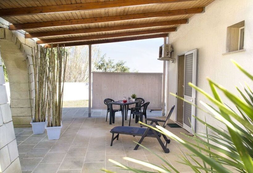 مسافرخانه Salento Vacation Villa La Cisterna