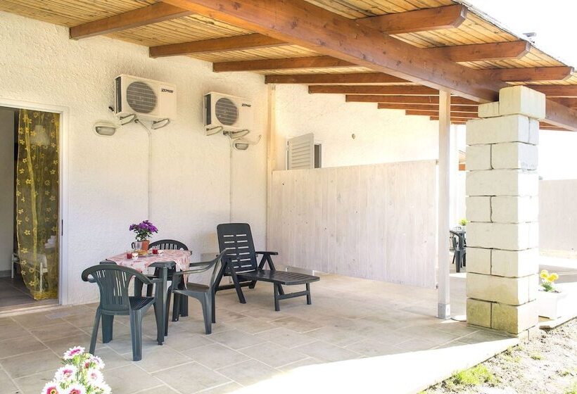 مسافرخانه Salento Vacation Villa La Cisterna