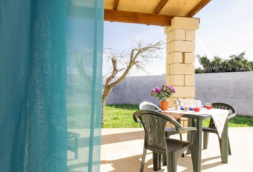 مسافرخانه Salento Vacation Villa La Cisterna