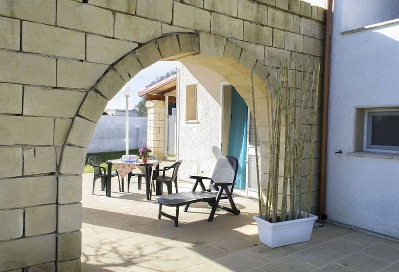 مسافرخانه Salento Vacation Villa La Cisterna