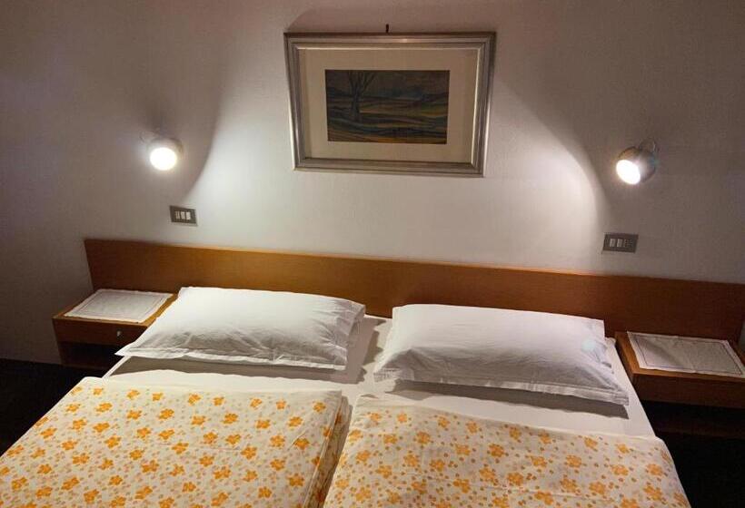 호텔 Gasthof Albergo Ressmair