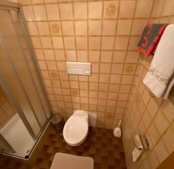 Hotelli Gasthof Albergo Ressmair