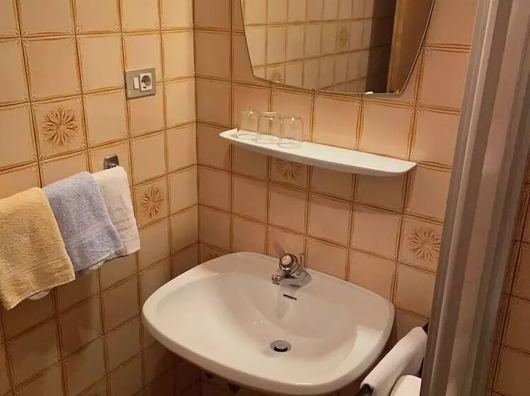 Hotelli Gasthof Albergo Ressmair