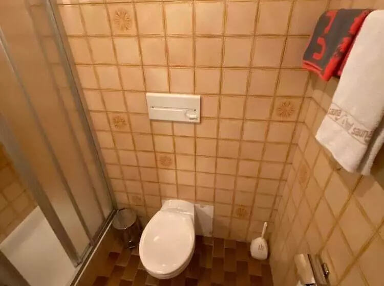 Hotelli Gasthof Albergo Ressmair