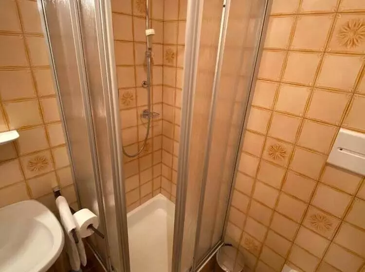 Hotelli Gasthof Albergo Ressmair